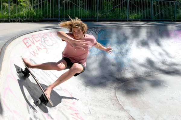 HR_smoothstar_surfskate_surf_trainer_31_Toledo_77_small_action_shot-3-600x400.webp