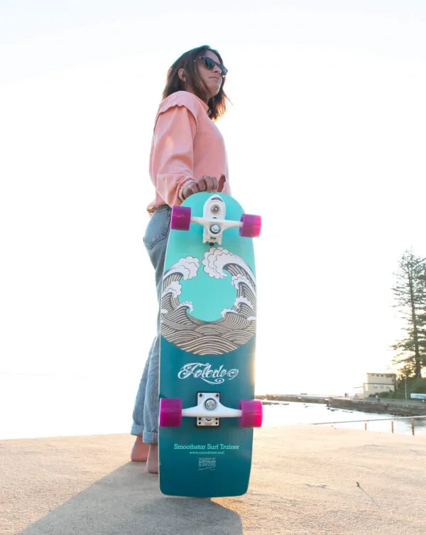 LR_smoothstar_surfskate_surf_trainer_31_Holy_Toledo_liestyle-1-600x753.webp