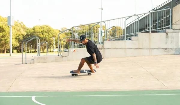 HR_smoothstar_surfskate_surf_trainer_31_Toledo_77_small_action_shot-1-600x352.webp
